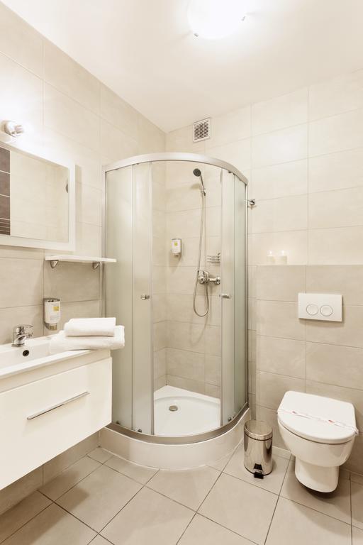 Hotel Modrzewiowy Dwor Gliwice Exteriör bild