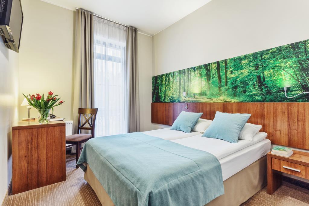 Hotel Modrzewiowy Dwor Gliwice Exteriör bild